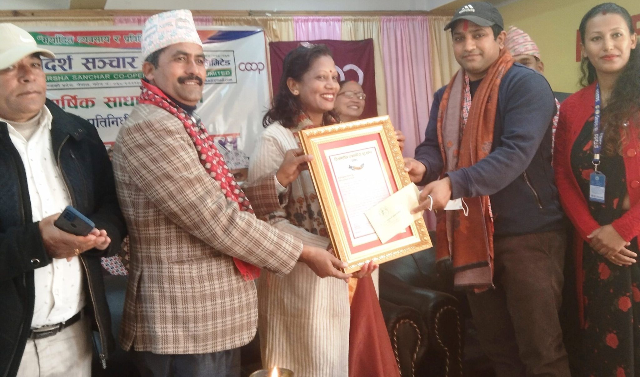सिर्जनशिल पत्रकारिता पुरस्कार पत्रकार गौतमलाई