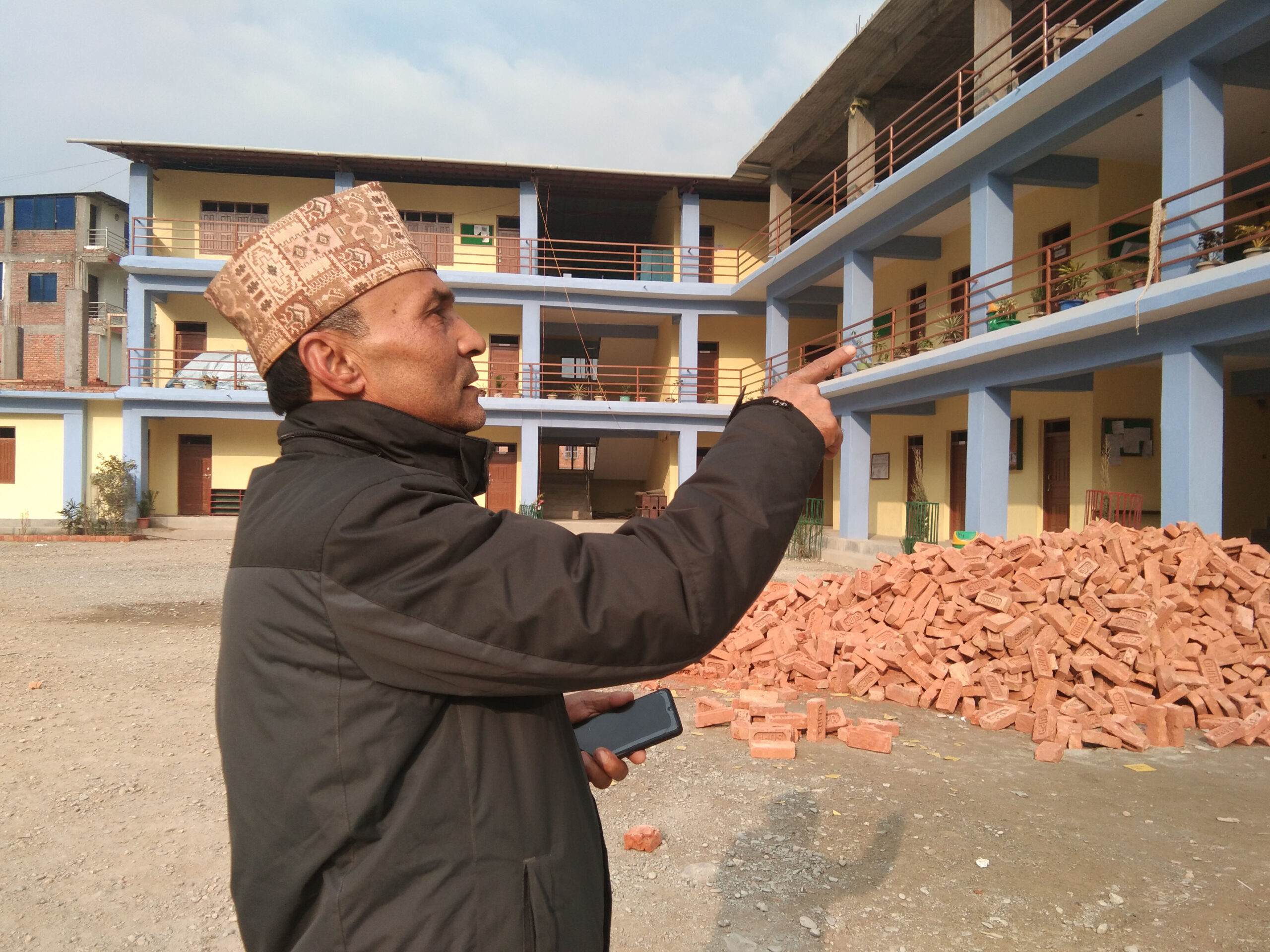 गलकोट नमूना मावि: बिद्यालयमा फूलदेखि मल्टिमिडियासम्म