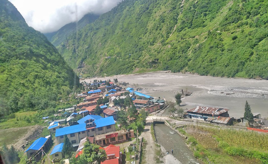 जस्तापाताका भरमा जाडो छल्दै मनाङका तालवासी