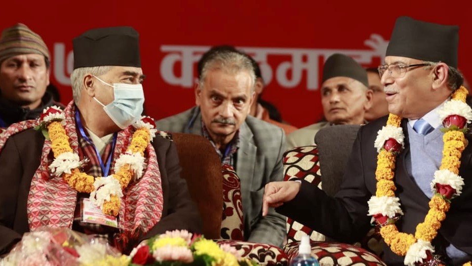 किन गरे देउवा र प्रचण्डले एक-अर्काको प्रशंसा ?
