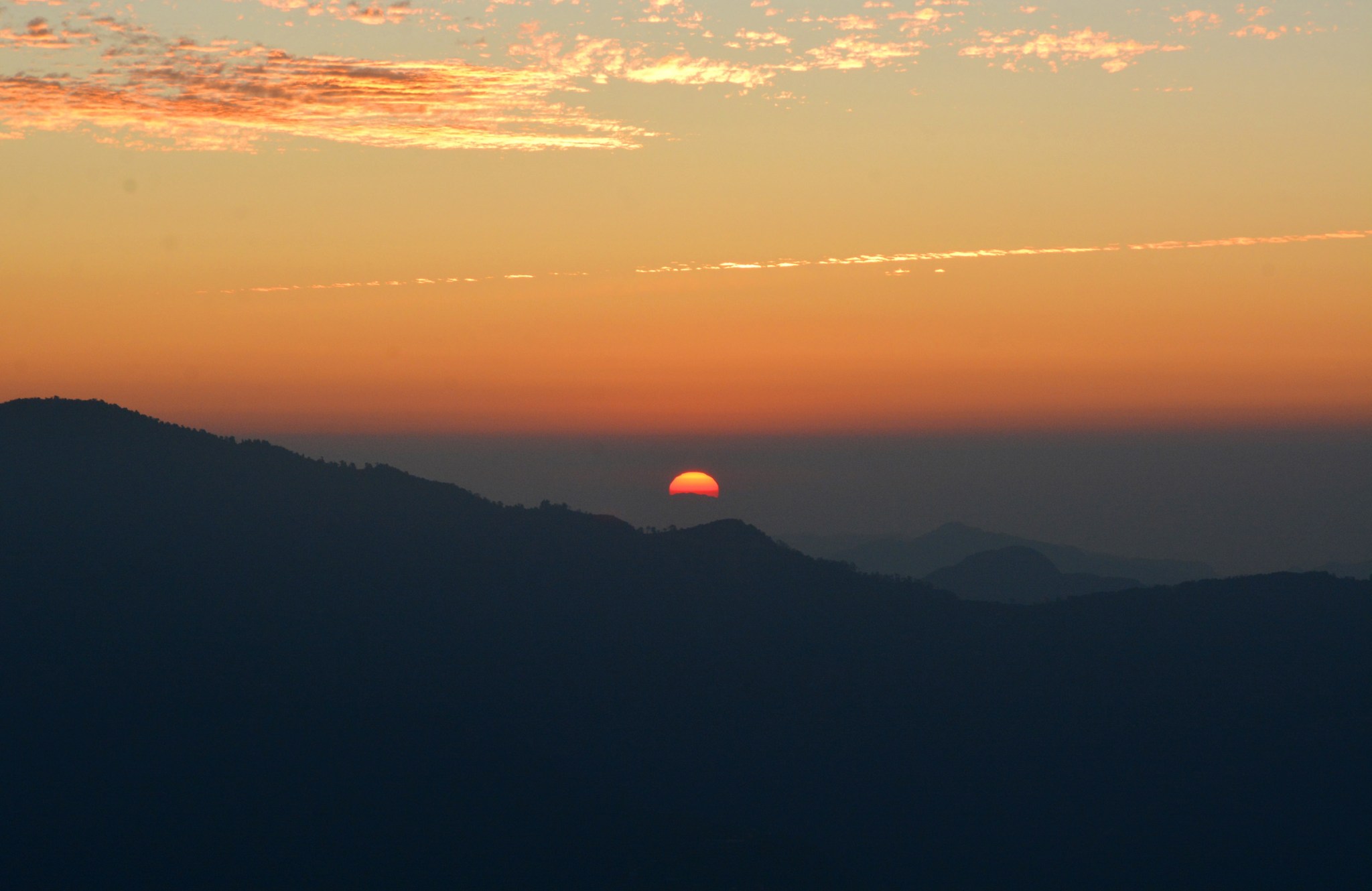 हाँडीकोटबाट सूर्योदय नियाल्दा