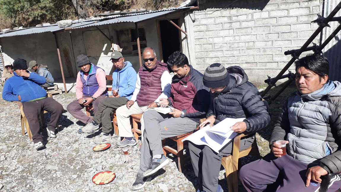 थासाङका ५ गाउँ जोड्न कालोपत्रे सडक निर्माण