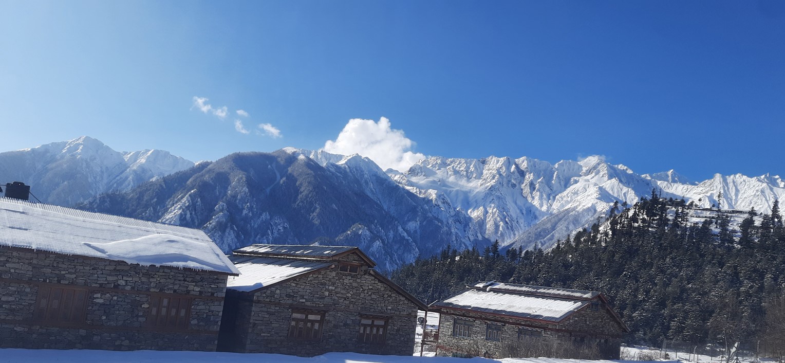 हिमपातपछि हुम्ला: आँगनभरि हिउँ, घमाइला डाँडाकाँडा (फोटोफिचर)