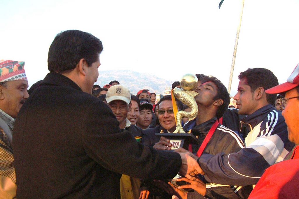 इतिहास दोहोराउने पक्षमा कुमार थापा