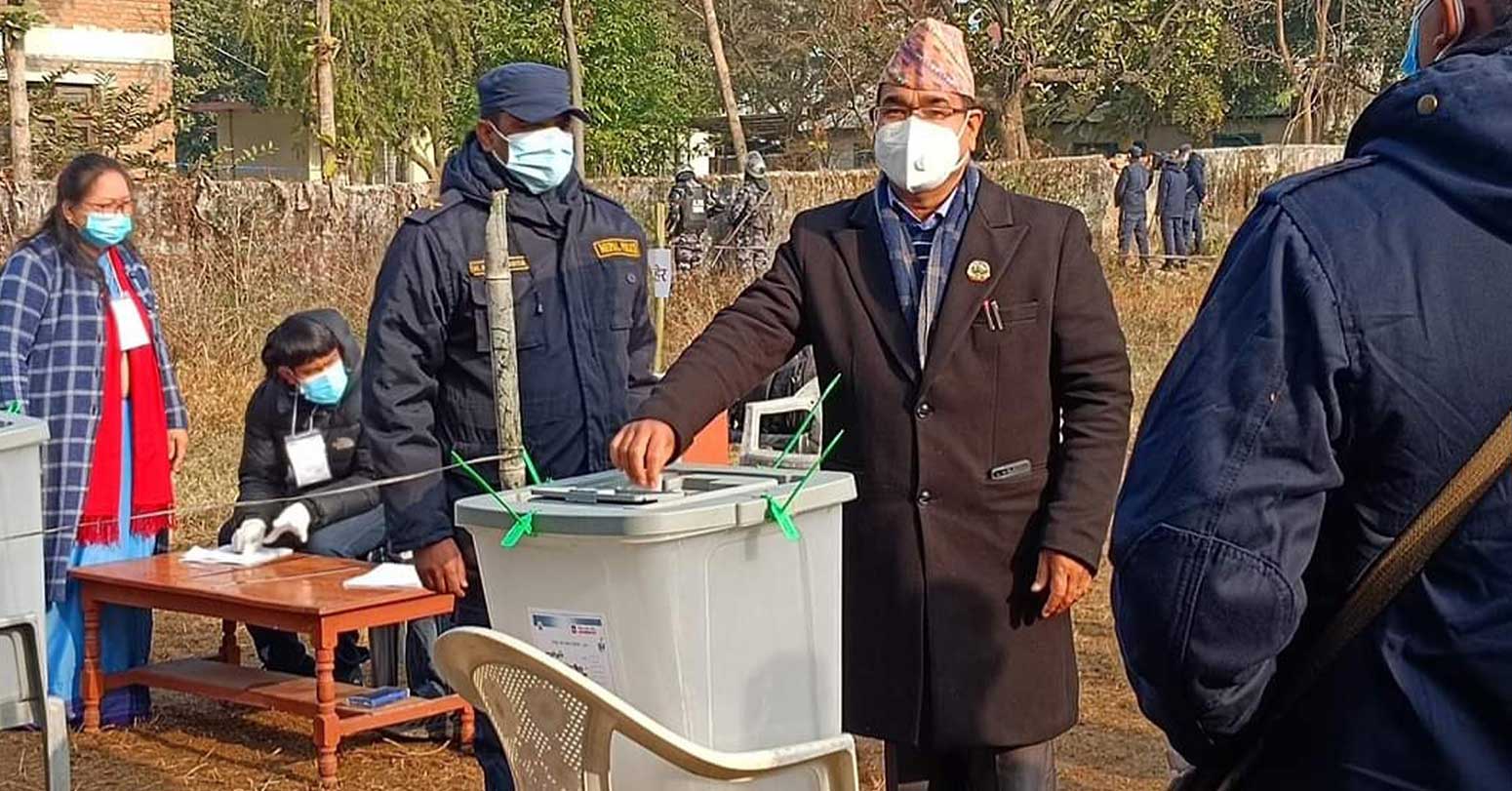 गण्डकीसहित सवै प्रदेशका मतदान केन्द्रमा मतदान सुरु