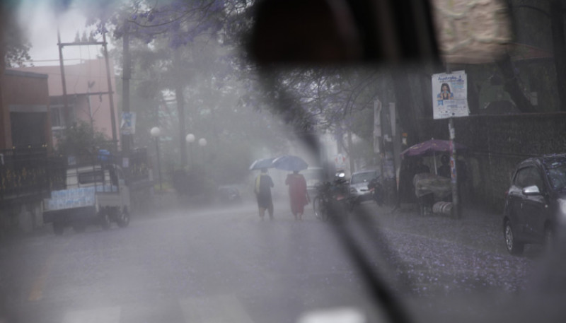 देशभर वर्षा जारी, सतर्कता अपनाउन २४ घण्टे चेतावनी