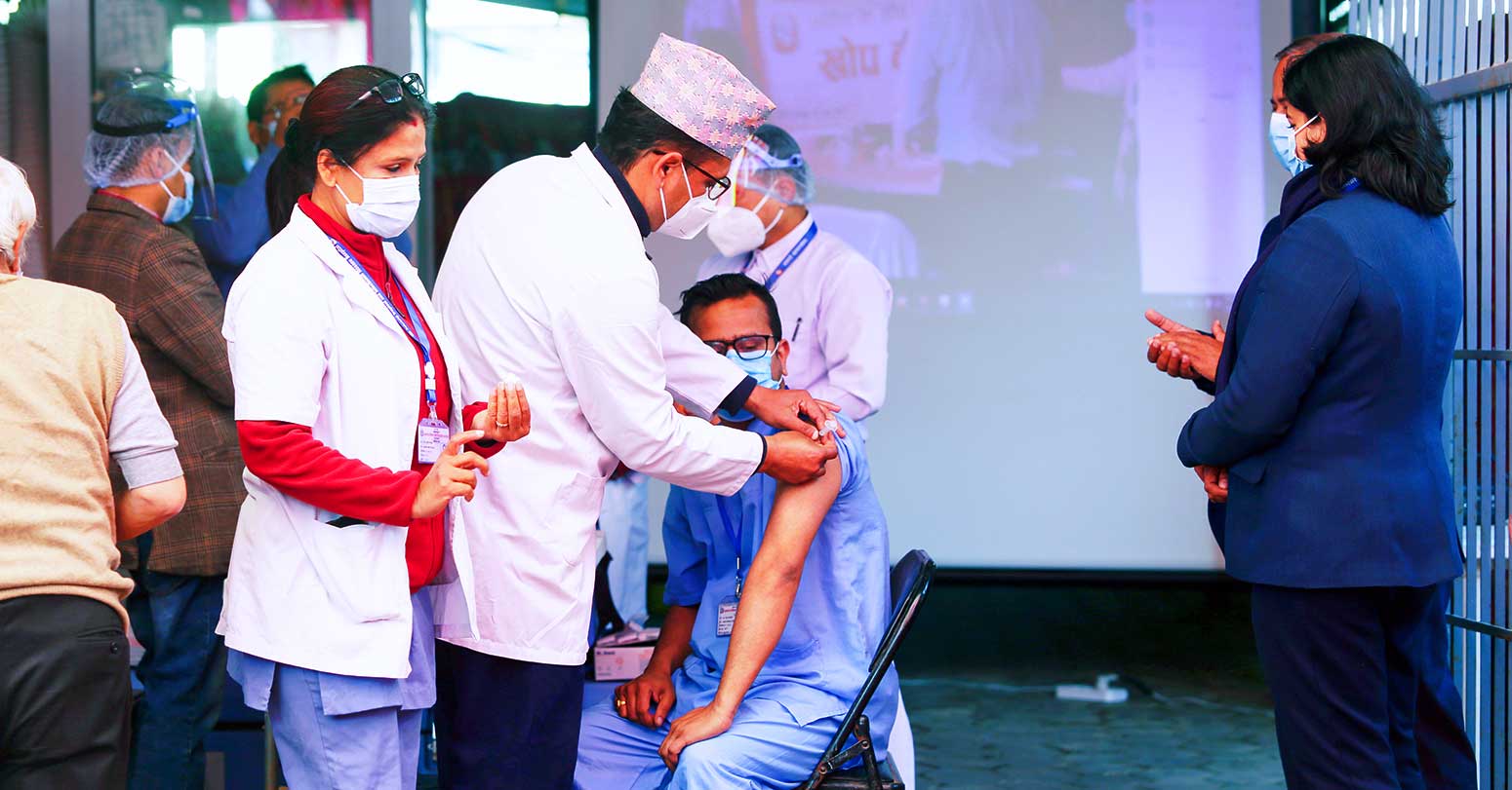 एक वर्षमा लक्षित जनसंख्याको ६९ प्रतिशतले लगाए पूर्ण खोप