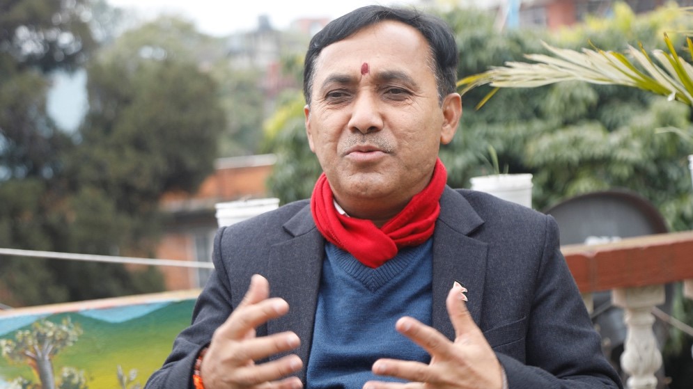 एमसीसी पास गर्न एमालेतर्फ नजर लगाउनै पर्छ : विश्वप्रकाश शर्मा