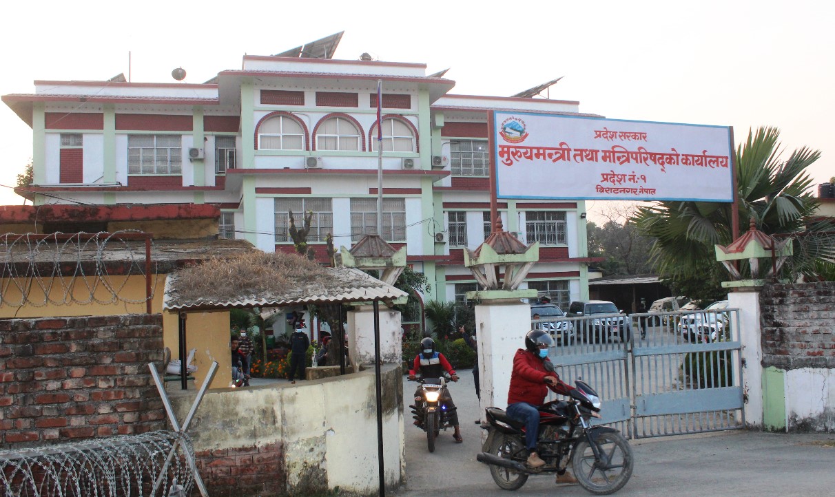 ७ मन्त्रालय फुटाएर ११ बनाउँदा पनि मिलेन भागबण्डा