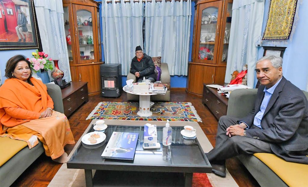 प्रधानमन्त्री देउवाले गुहार मागे एमाले अध्यक्ष ओलीसंग