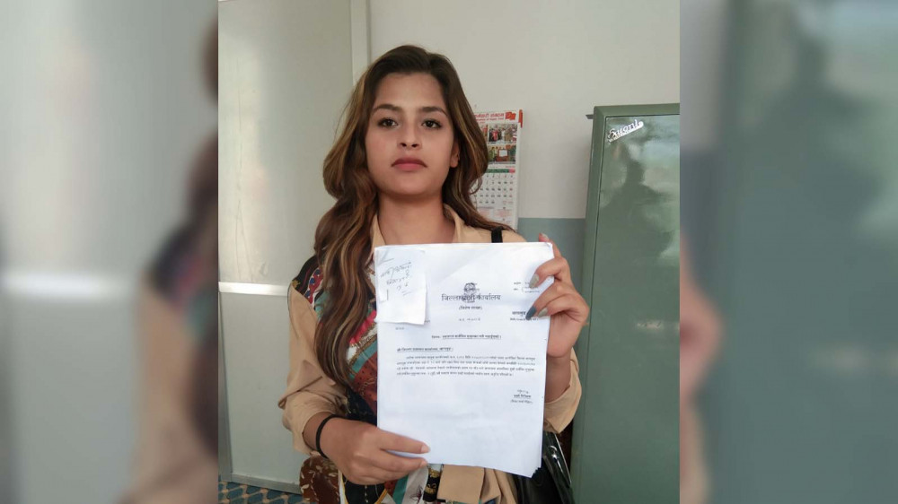 बाबुको नाम नचढाएको भन्दै बागलुङ प्रशासनले छोरीलाई दिएन नागरिकता