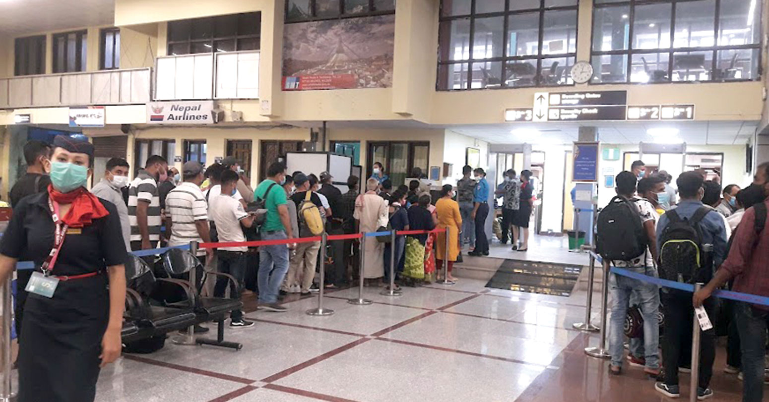 त्रिभुवन विमानस्थलको श्रम डेस्क हट्यो