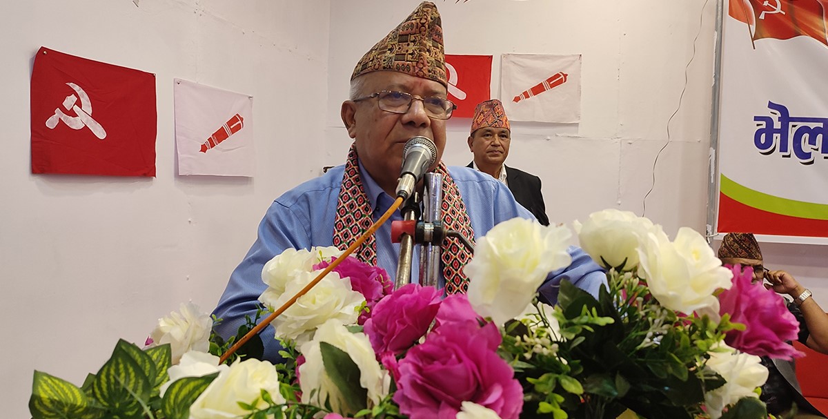 ओलीले कमल थापा र राजावादीसंग चोचोमोचो मिलाईरहेका छन: माधव नेपाल