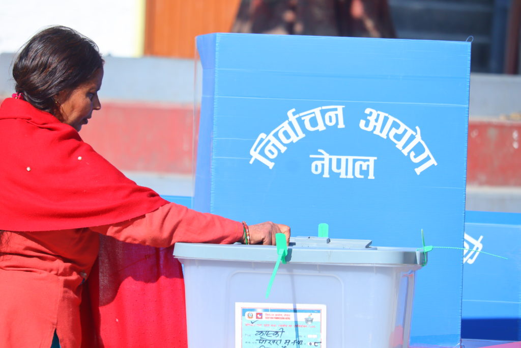 परिचय खुल्ने कागजात देखाए मतदान गर्न पाईने