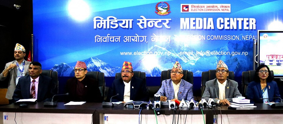 बहालवाला जनप्रतिनिधिले राजीनामा दिनैपर्ने