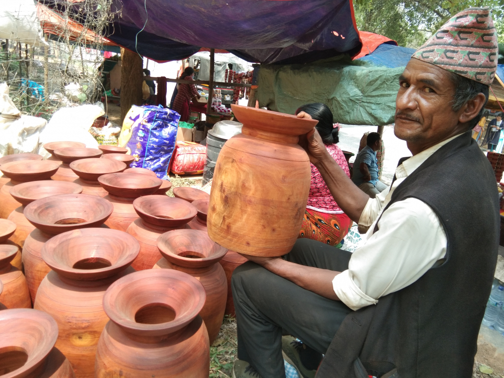 चैते दसैं मेलामा स्थानीय उत्पादनको ब्यापार