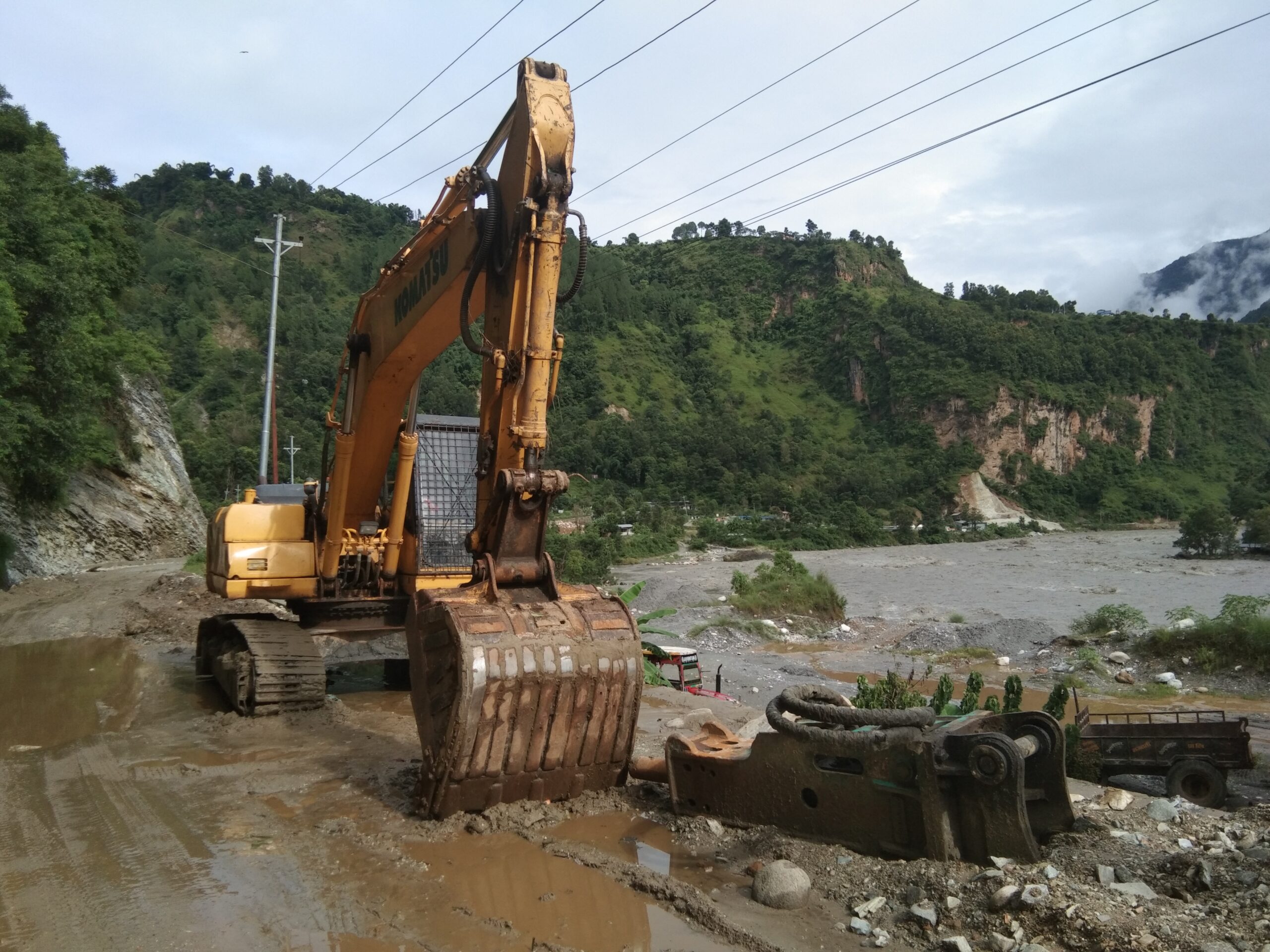 अबैध रुपमा बालुवा निकाल्ने ४ एक्साभेटर नियन्त्रणमा