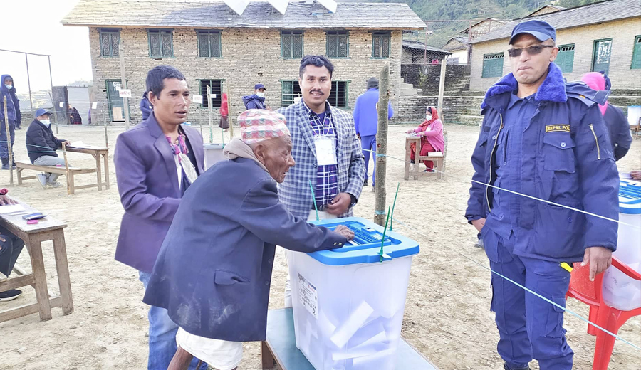 म्याग्दीमा १०७ वर्षीय जसमनीले गरे मतदान
