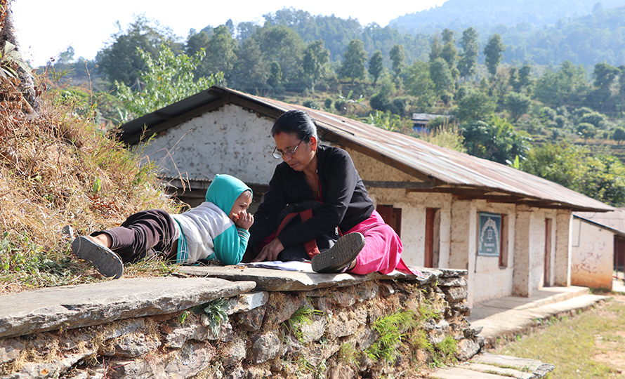 विद्यार्थी अभावले रित्तियो दुर्गा भवानी प्रावि