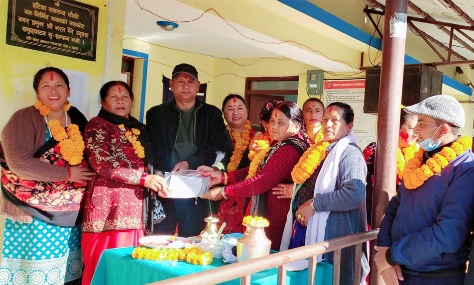 हटिया स्वास्थ्य चौकीलाई शव राख्ने फ्रिज हस्तान्तरण