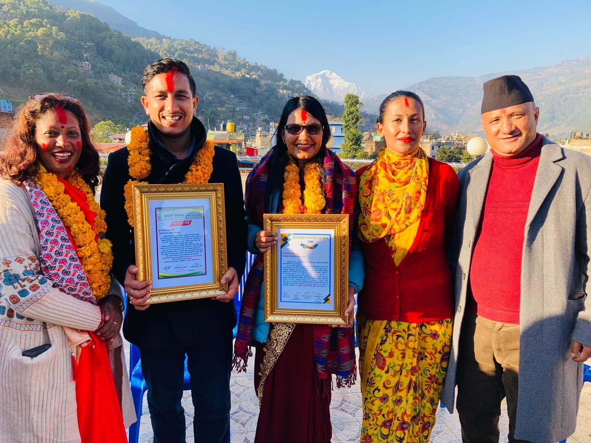 पत्रकार कँडेल र कलाकार थापा पुरस्कृत