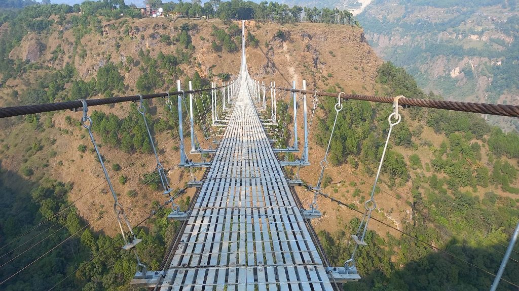 झोलुङ्गे पुलले छोटिदै यात्रा, बढाउँदै कृषिउपजको बजारीकरण