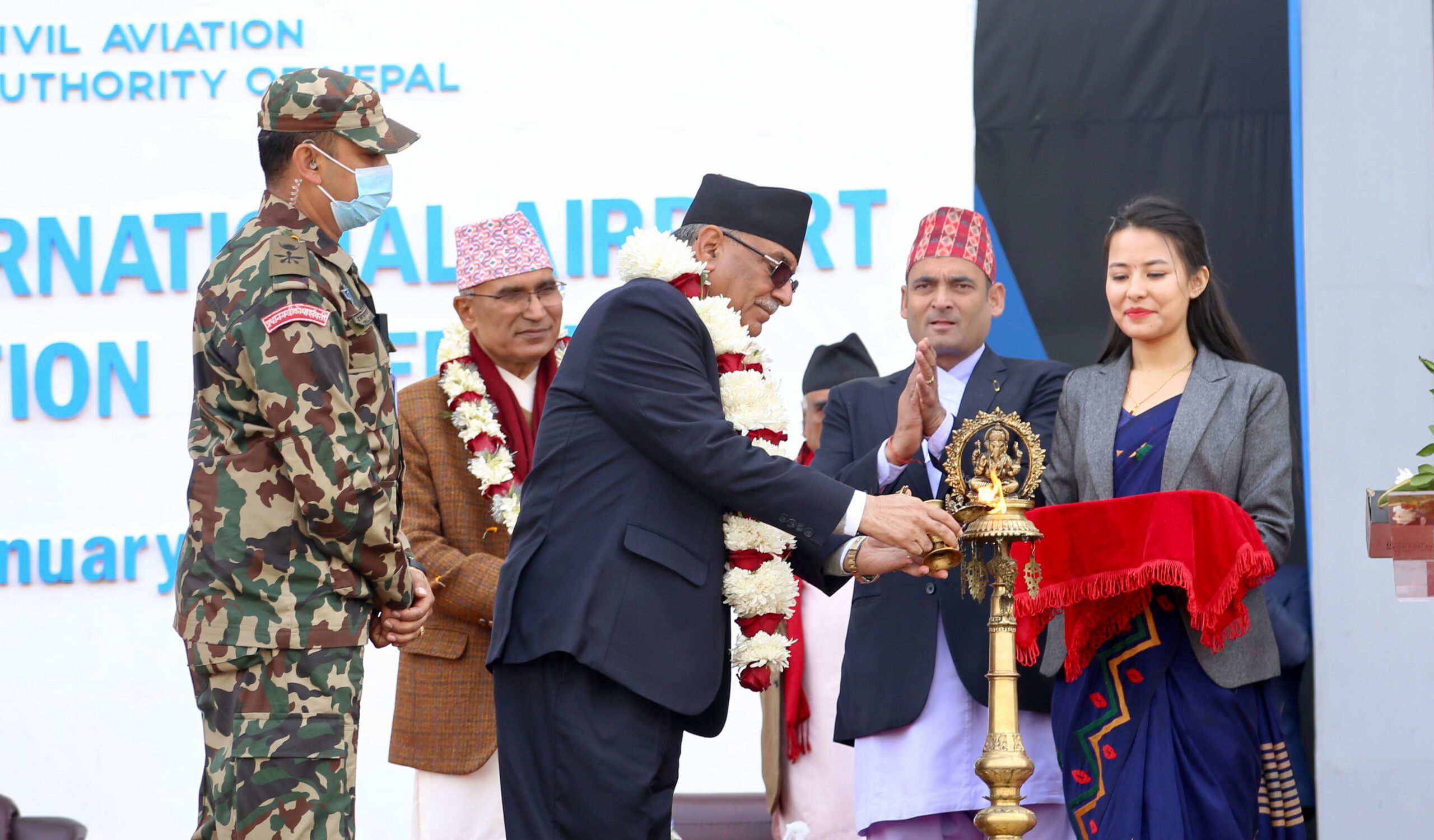 प्रधानमन्त्री प्रचण्डद्वारा पोखरा अन्तर्राष्ट्रिय विमानस्थलको उद्घाटन