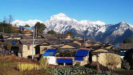 पहिरो अध्ययन गर्न अन्नपूर्ण गाउँपालिकामा उपकरण जडान