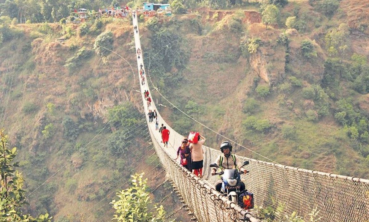मर्मत नहुँदा कुश्मा–ज्ञादी जोड्ने पुल जोखिम