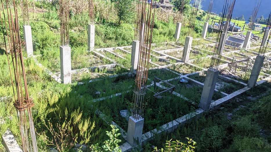 ताकममा निर्माणाधिन पालिकास्तरीय अस्पतालको भवन अलपत्र