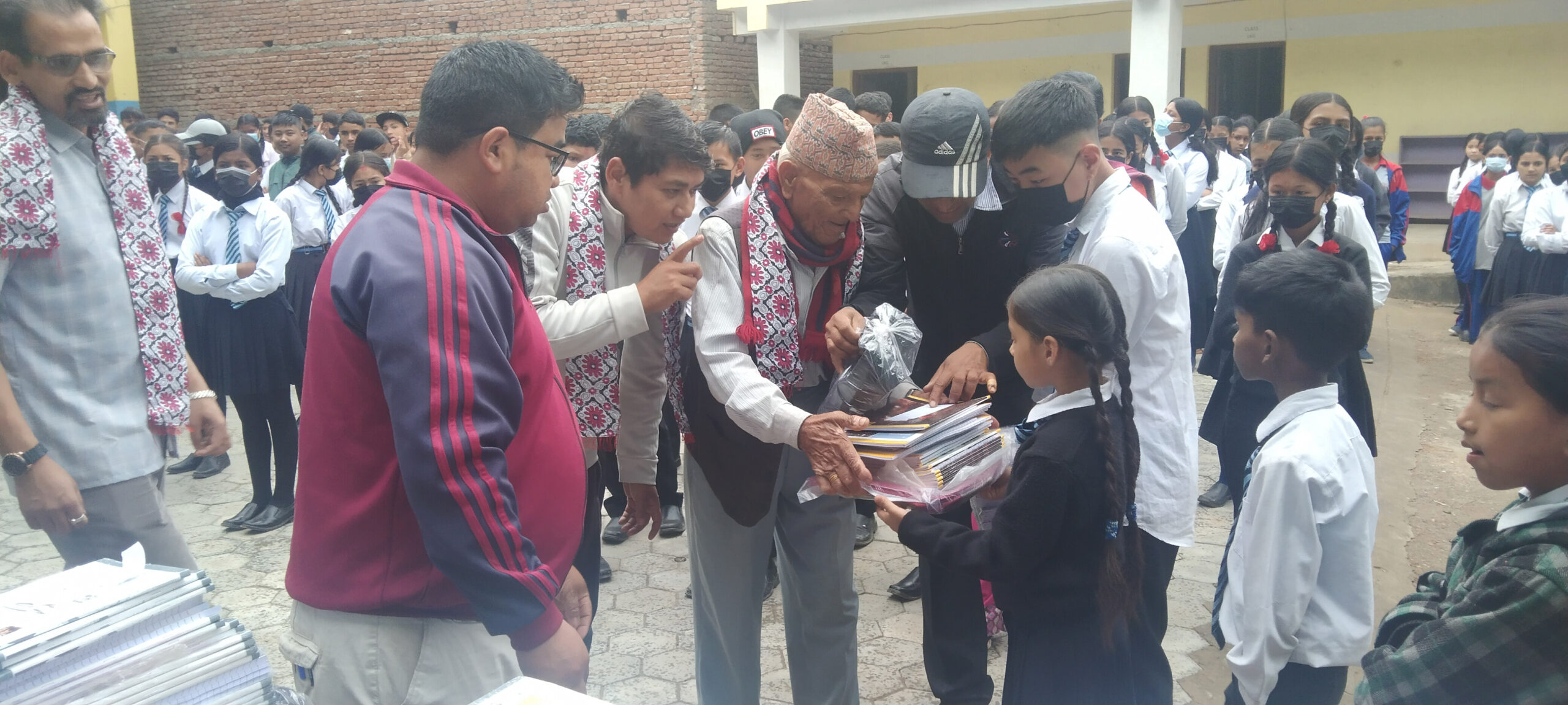 रुद्रेपीपलका २७ विद्यार्थीलाई छात्राबृत्ति