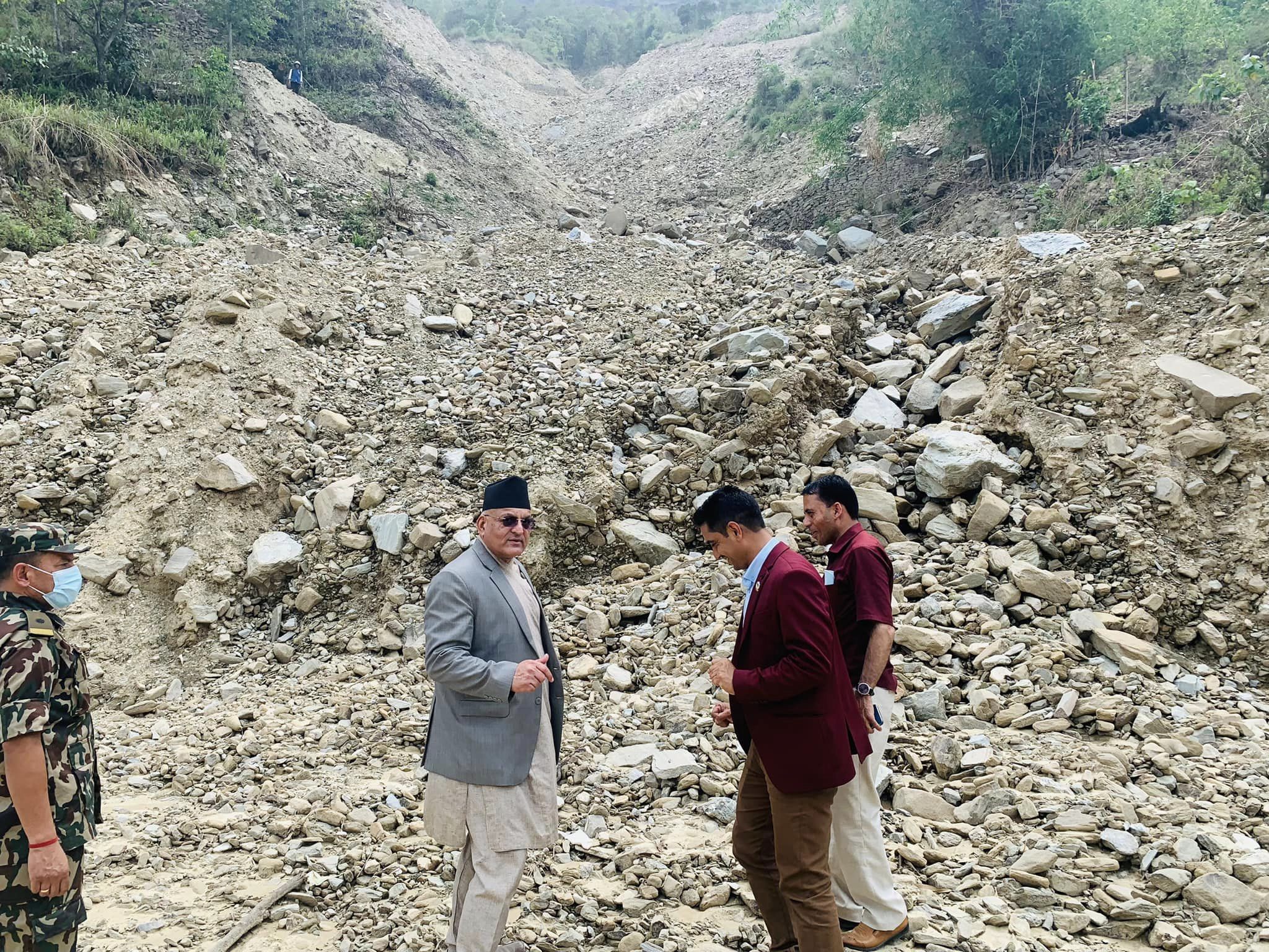 दव्ल्याङ पहिरो नियन्त्रण गर्न तत्काल अस्थायी र हिउँदमा पक्की संरचनाको काम थालिने
