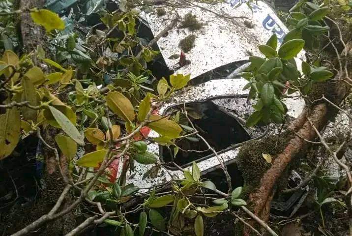 मनाङ एयरको हेलिकोप्टर दुर्घटनामा चालकसहित पाँच जनाको मृत्यु, एक बेपत्ता