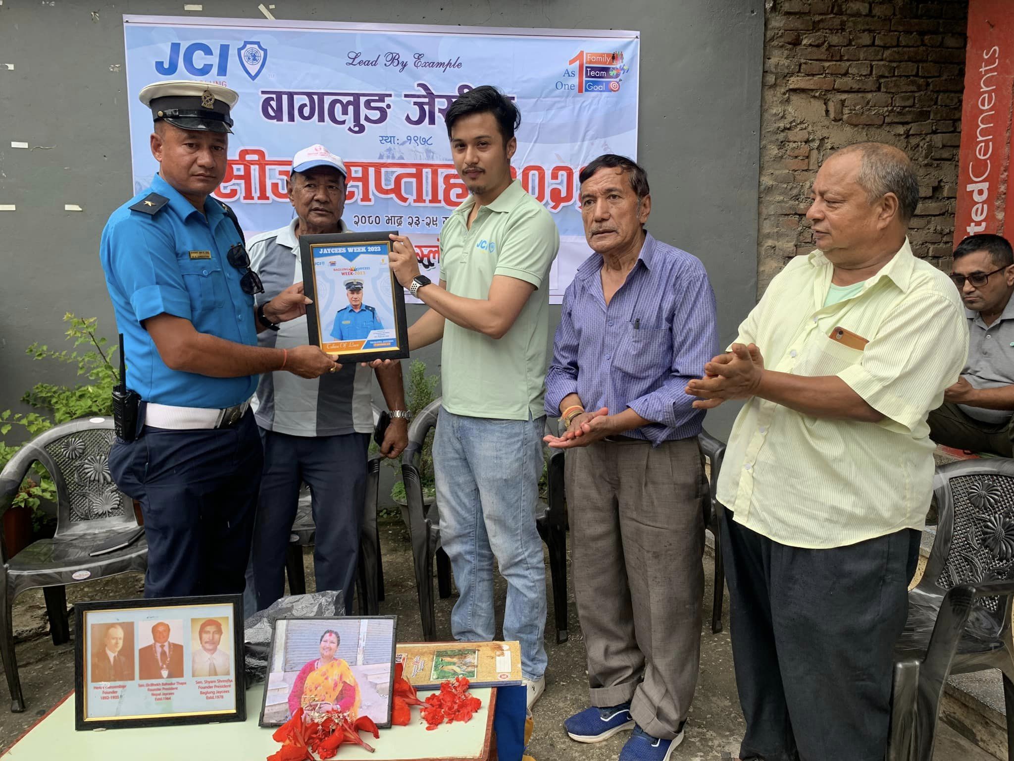दुर्घटना घटाउने सन्देश दिन जेसीजले गर्यो ‘स्लो बाईक रेश’
