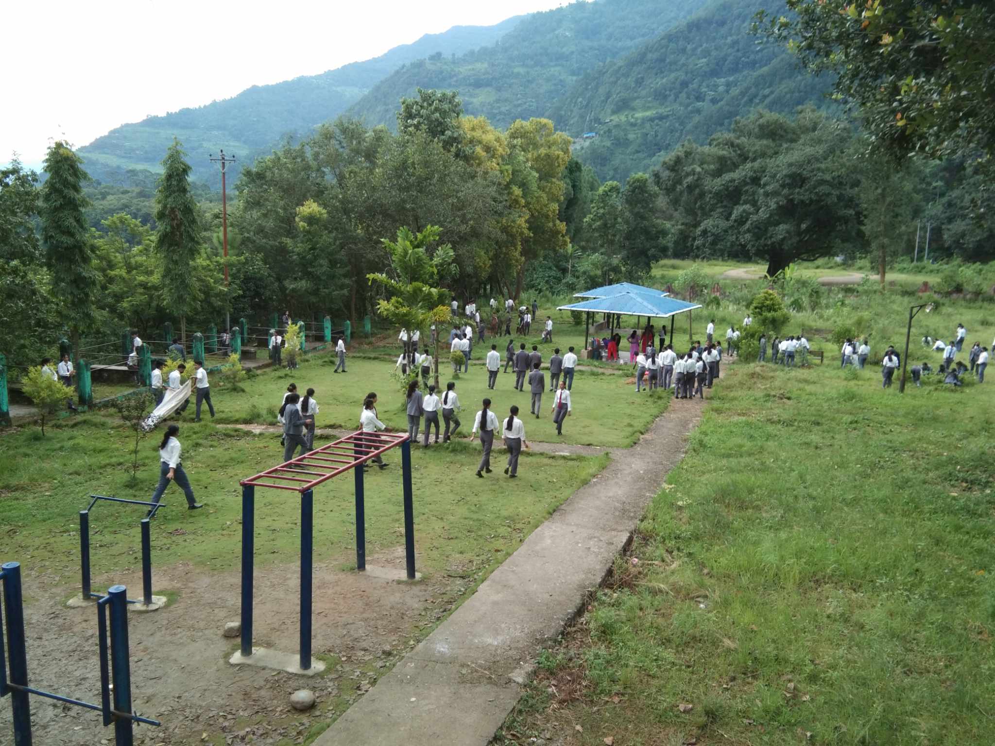 सफाइ अभियानमा बिद्यामन्दिरको हातेमालो