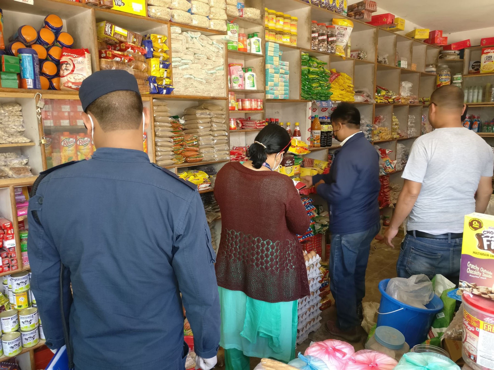 चाडपर्वको छेकोमा बजार अनुगमन, अखाद्य वस्तु भेटिए
