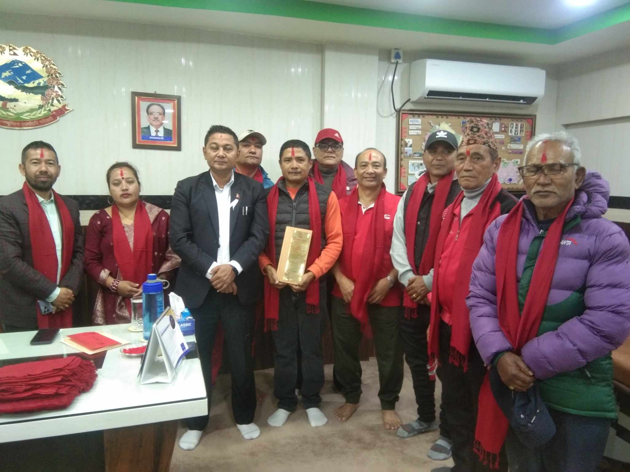 कालीका मन्दिर व्यवस्थापन समितिलाई नगरपालिकाको सम्मान