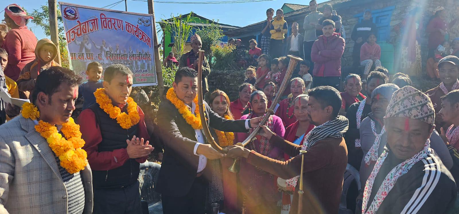 युवालाई स्वरोजगार बनाउन पञ्चेबाजा हस्तान्तरण