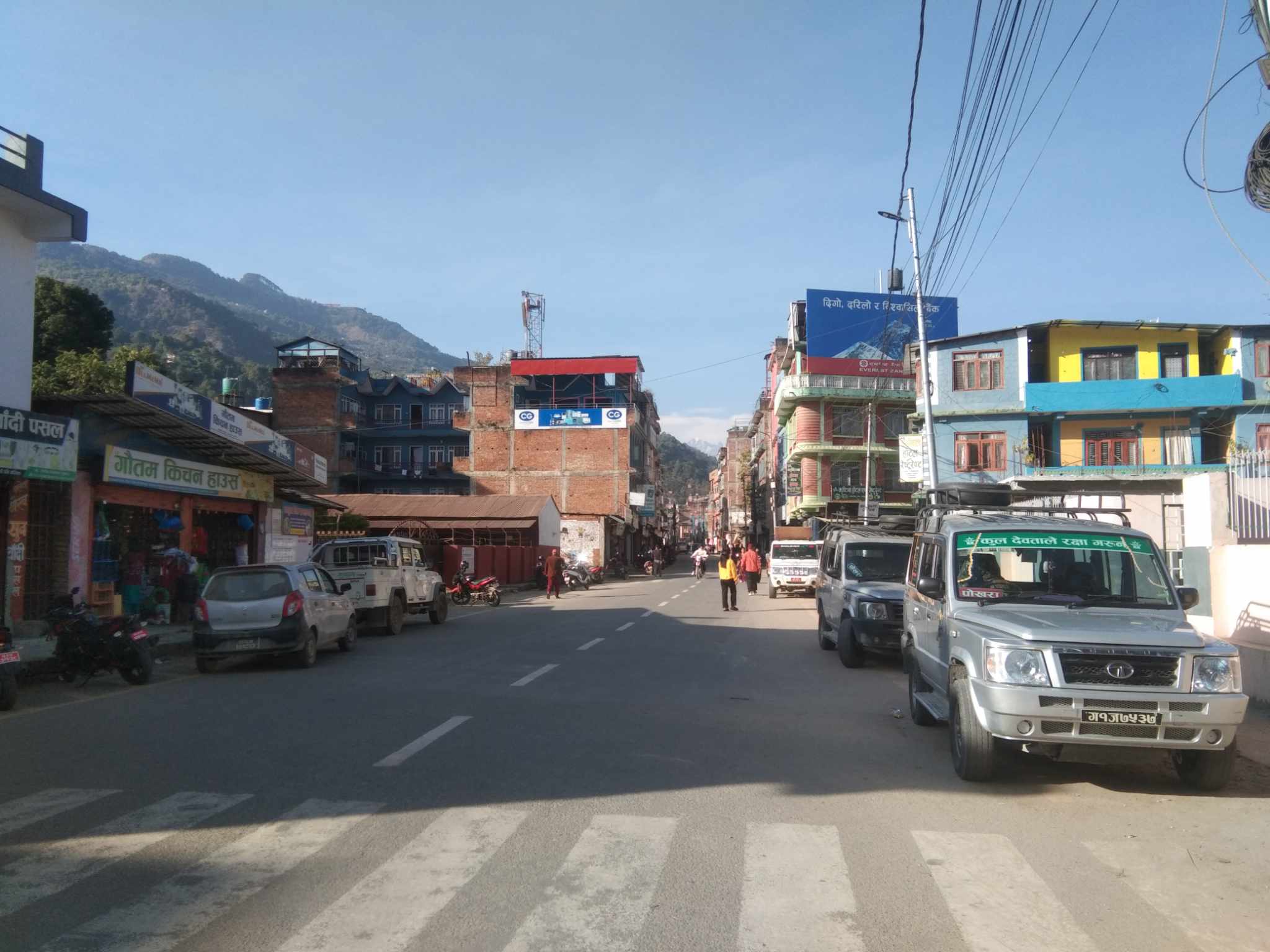 फुटपाथ सफाइ र रंगरोगनपछि चिरीच्याट्ट बागलुङ नगर
