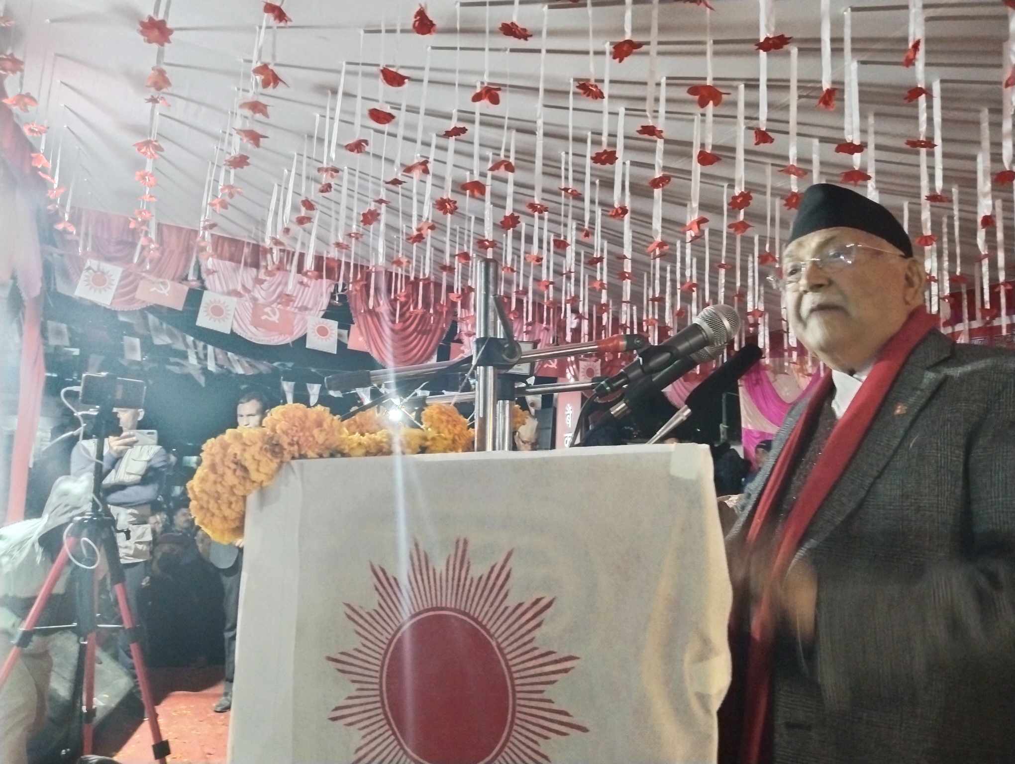 समृद्दिका लागि मध्यपहाडमा विकास चाहिएको छ : एमाले अध्यक्ष ओली