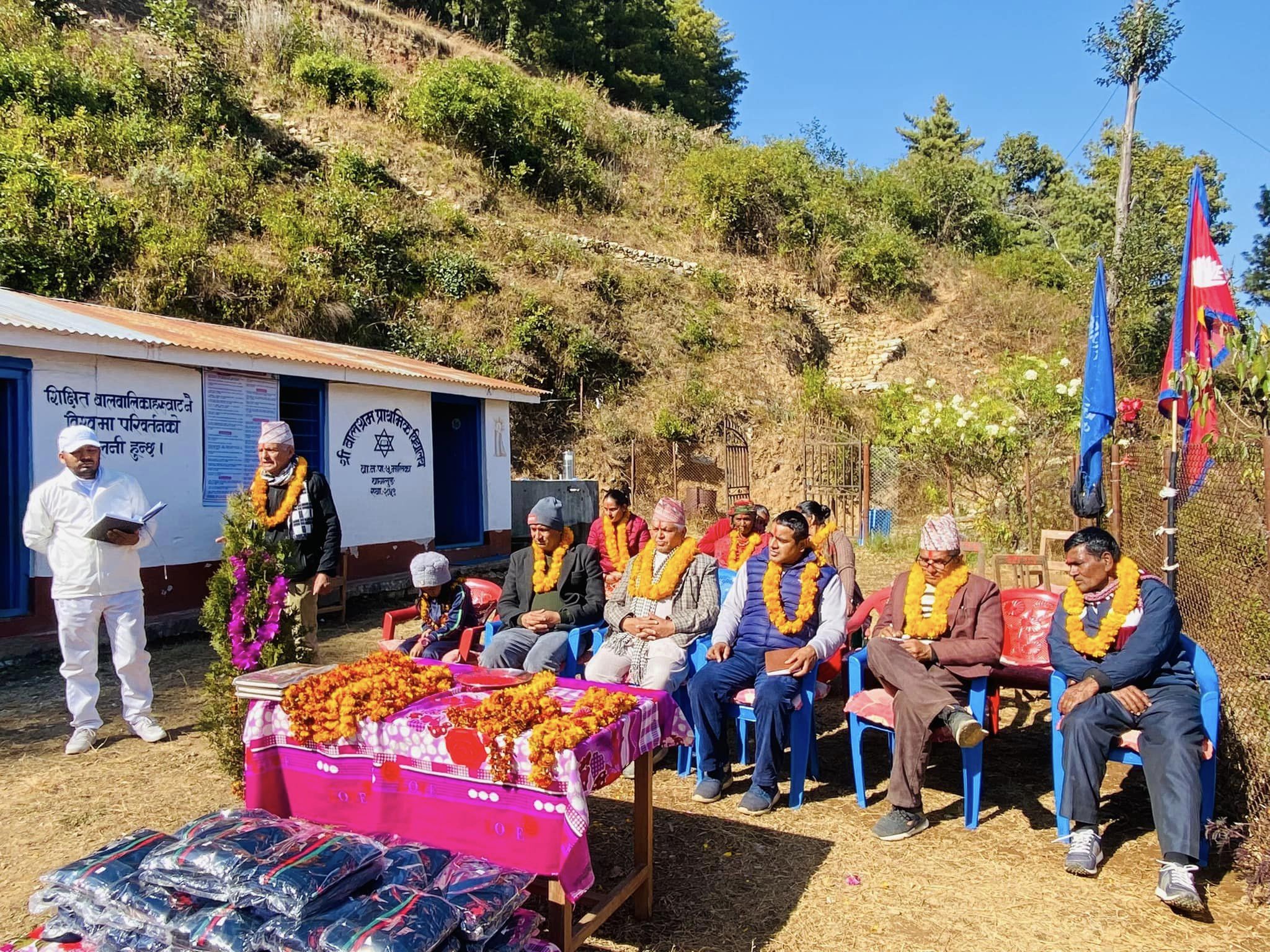 बालश्रम प्राविका बालबालिकालाई न्यानो कपडा