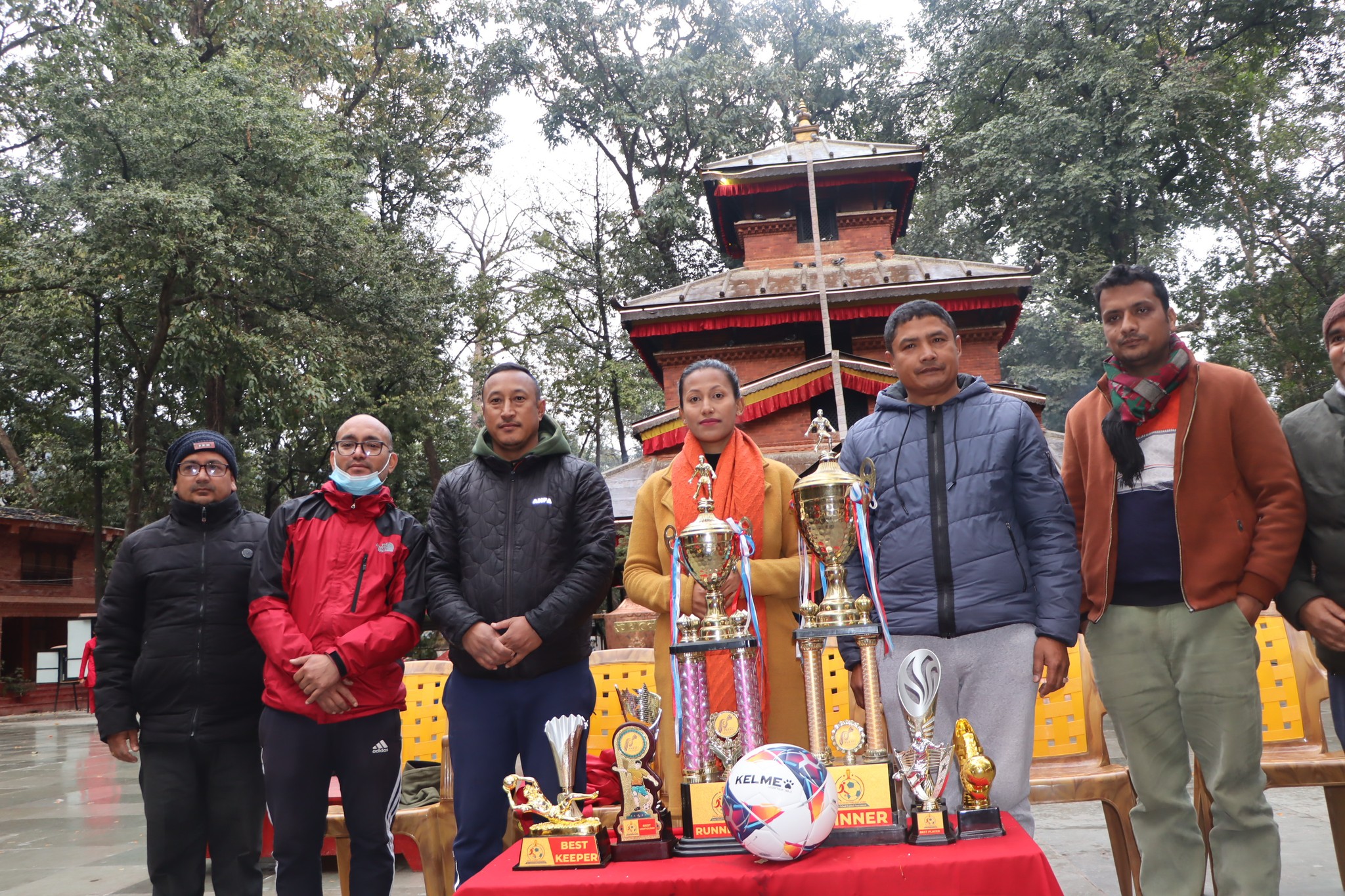 प्रेस चौतारी कपको ट्रफी सार्वजनिक