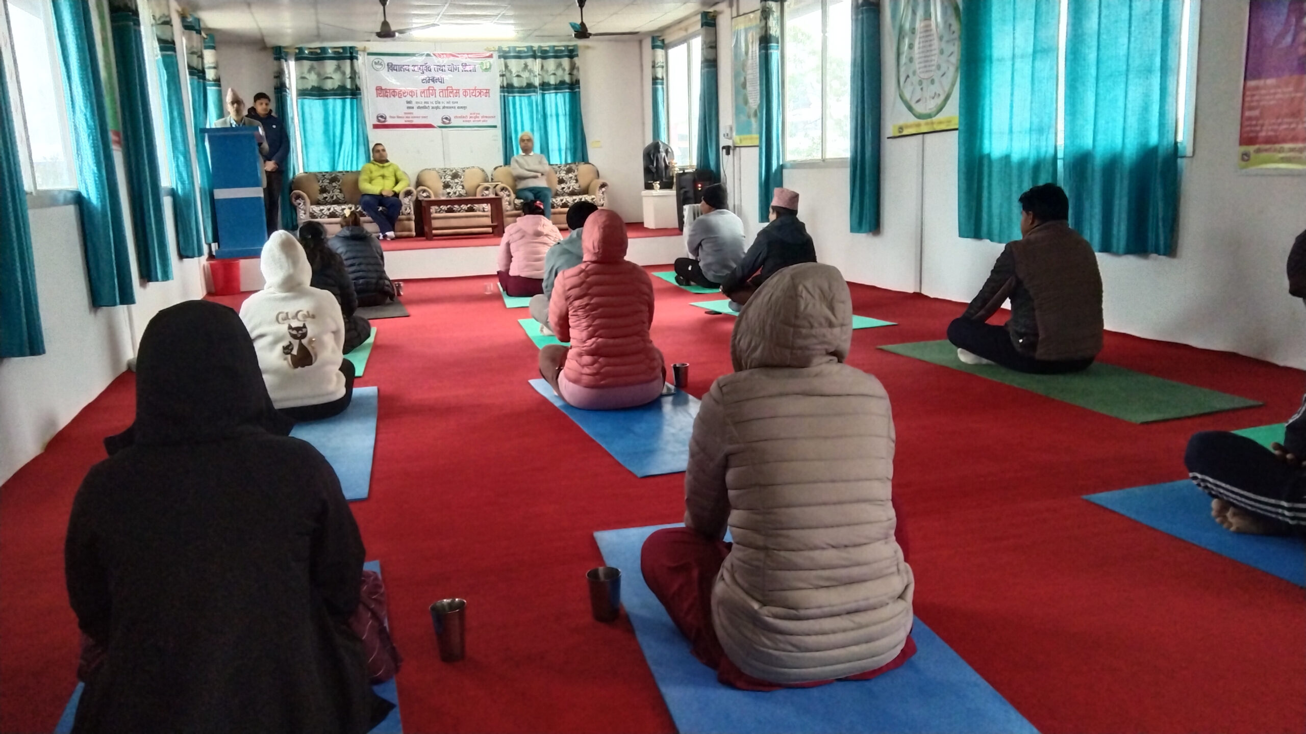 विद्यार्थीमार्फत अभिभावकसम्म योग र आयुर्वेदबारे चेतना जगाउँदै औषधालय