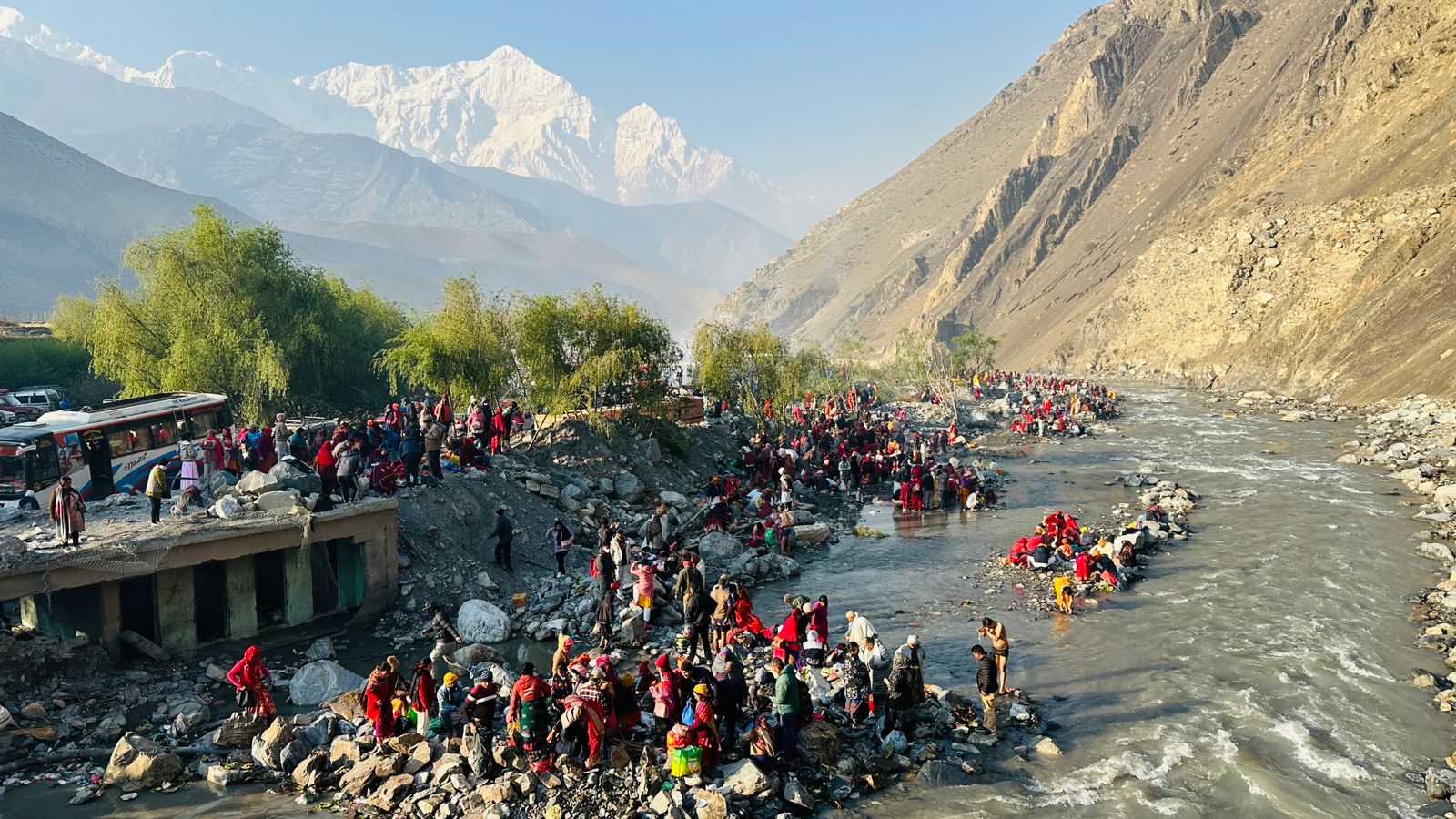 पिण्डदान र पुण्य प्राप्तिका लागि कागबेनी र मुक्तिनाथमा भक्तजनको घुइँचो