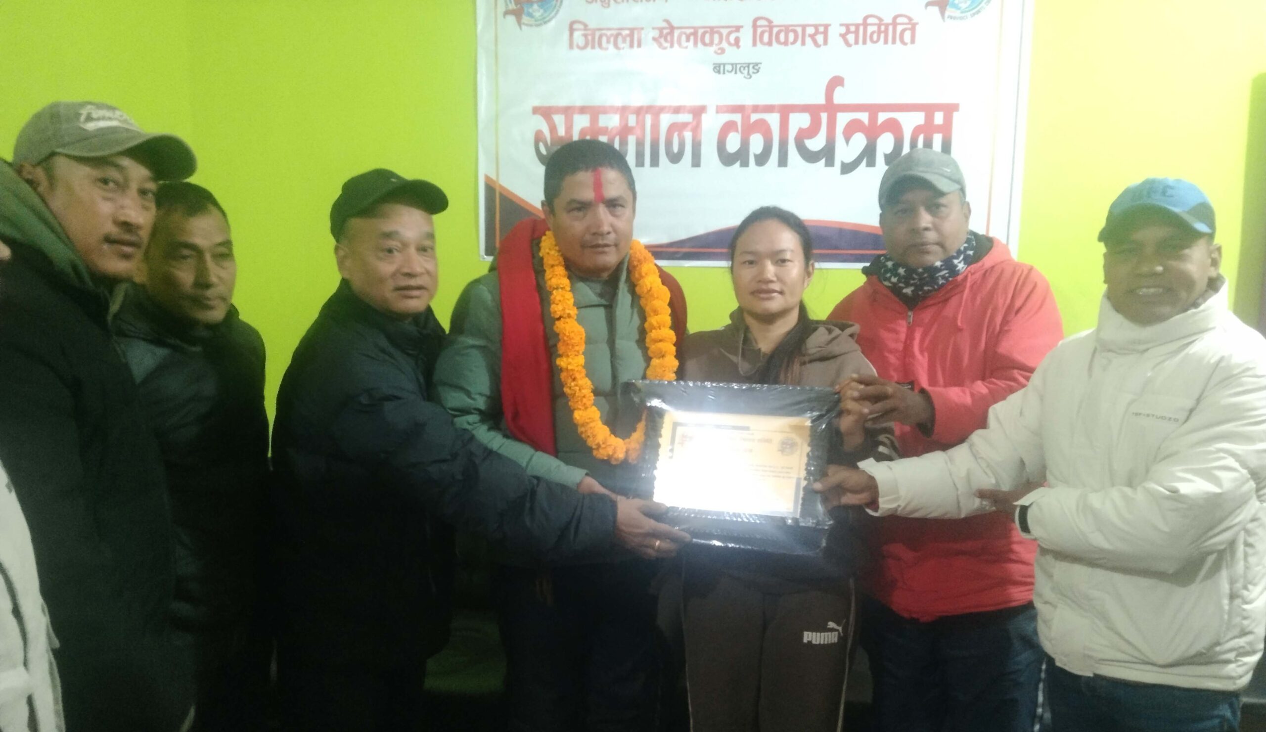 खेलकुदका अध्यक्ष खड्कालाई सम्मान