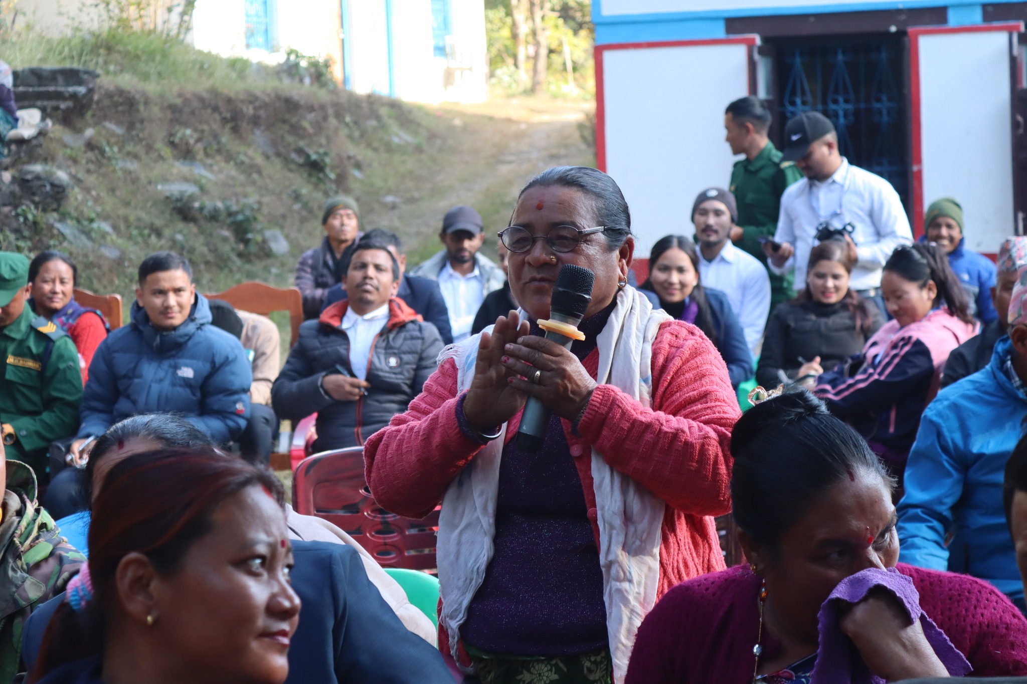 शिक्षकहरुले भने : ‘मासिक तलव कहिले आउँछ ?’