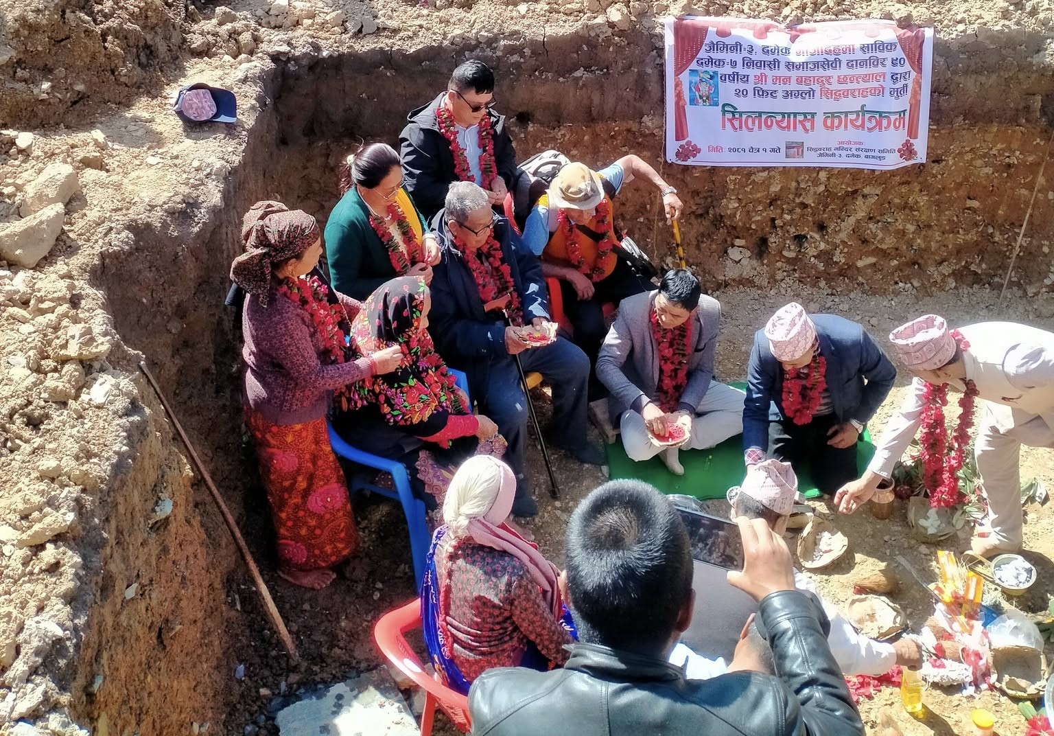 गाजा दहमा सिद्ध बराहको मुर्ति निर्माण हुँदै