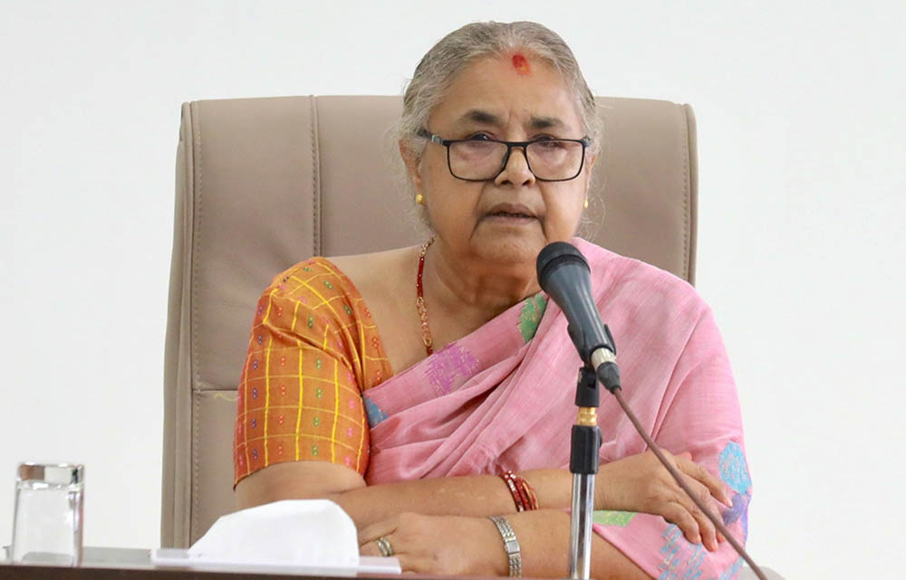 चुनावको तयारीमा जुट्न निर्वाचन आयोगलाई प्रधानमन्त्रीको निर्देशन