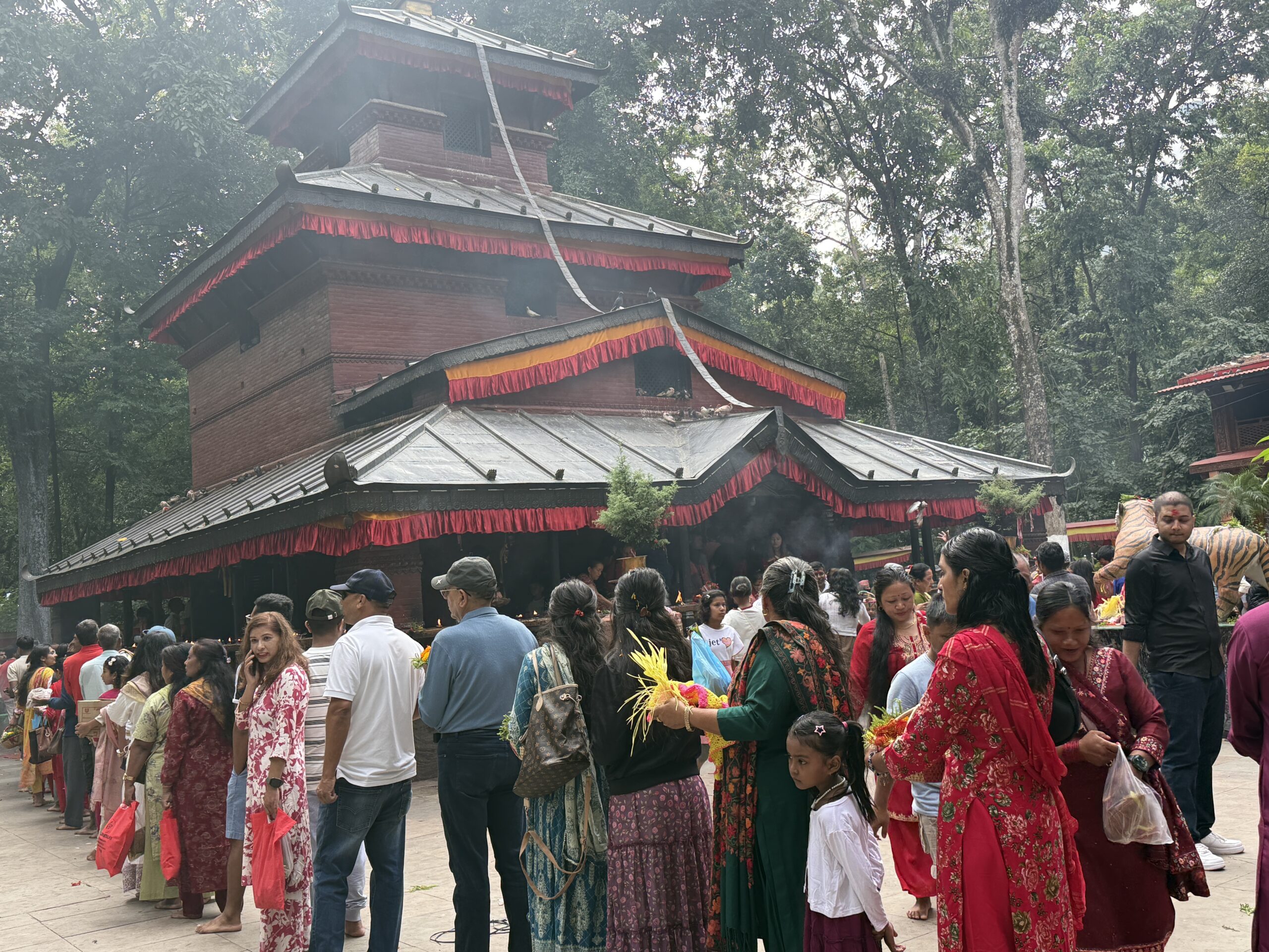 बागलुङ कालिकामा भक्तजनको भीड