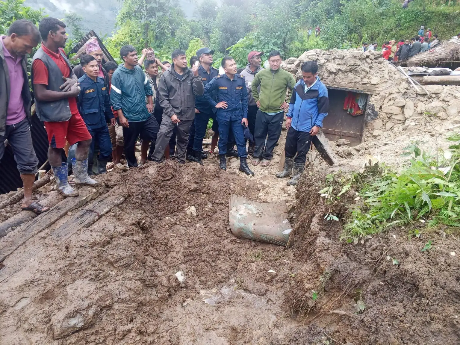 कालीगण्डकीले फर्सेका ७० घर बगायो